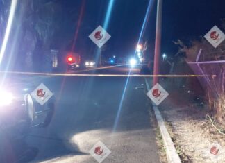 Delincuentes armados balearon a un hombre al interior de su coche en Uriangato.