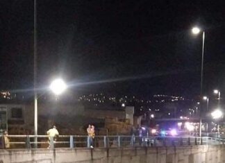 Un hombre que cargaba a un bebé de brazos amenazaba con tirarse de un puente en Morelia, ambos fueron rescatados