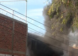 Afortunadamente solo daños materiales causo un incendio de una vivienda en la colonia los Naranjos, en Celaya.