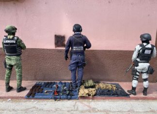 Detienen a cuatro sicarios que iban fuertemente armados en Chavinda Mich.