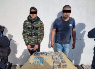 POLICÍA DETIENE A DOS HOMBRES POR DELITOS CONTRA LA SALUD