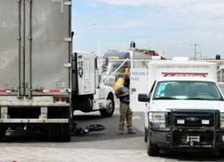 Muere motociclista atropellado en León.