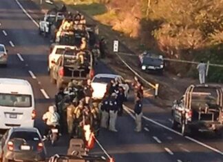 Tres personas sin vida en enfrentamiento entre policías y civiles armados en Pénjamo.
