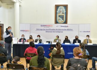 HABITANTES DEL SUR DE GUANAJUATO CERTIFICAN SU EDUCACIÓN BÁSICA CON INAEBA.