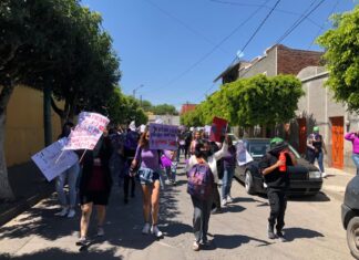 Presidente Municipal German Cervantes, desaira a un centenar de mujeres que se presentaron en la presidencia municipal y se niega a recibirlas.