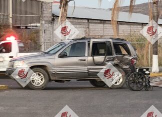 Cuantiosos daños materiales en accidente vehicular en Uriangato.