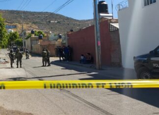 Ejecutan a un hombre al interior de su vivienda y frente a su familia en la colonia Villas de San Nicolás, en León.