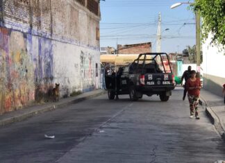 Un hombre fue atacado a balazos en la colonia Emiliano Zapata en Valle de Santiago; murió cuando recibía atención médica en el hospital.