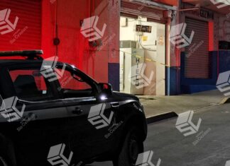 Un hombre que era perseguido por varios hombres armados fue asesinado al interior de una tienda, donde trato de refugiarse en Yuriria.