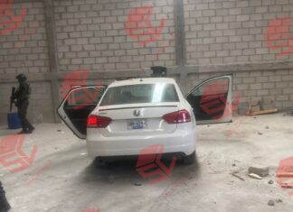 Tres delincuentes muertos y un policía herido fue el saldo de un enfrentamiento en una bodega en Apaseo El Grande.