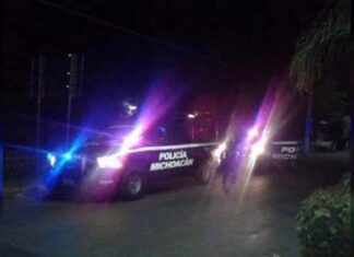 Ejecutan a una pareja al interior de un vehículo en la Tenencia de Santiago Undameo Mich.