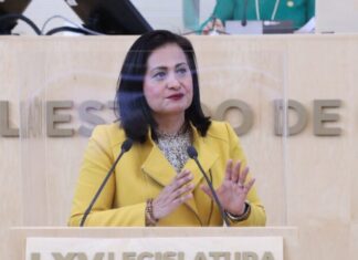 Alma Alcaraz propone sesionar dos veces a la semana. Diputados del PAN rechazan la iniciativa.