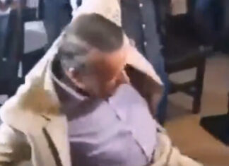 Alfredo Adame visita el suelo en varias ocasiones al protagonizar nueva pelea ahora durante conferencia de prensa