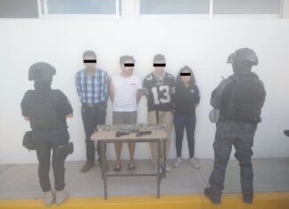Elementos de la Policía Municipal detuvieron a cuatro personas en posesión de droga y dos réplicas de arma de fuego fuego en Celaya