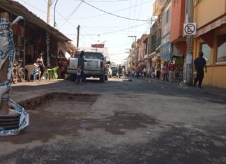 Cierran la calle 5 de Mayo de Salamanca por hundimientos