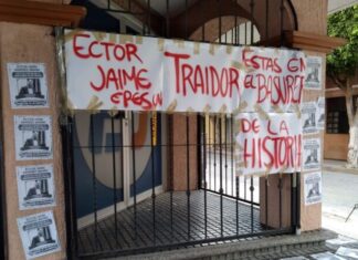 Tapizan con leyendas de «Traidor a la Patria», casas de gestión de diputados federales del PAN en León.