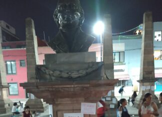 Colectivo feminista coloca altar en memoria de Debanhi y todas las víctimas de la inseguridad