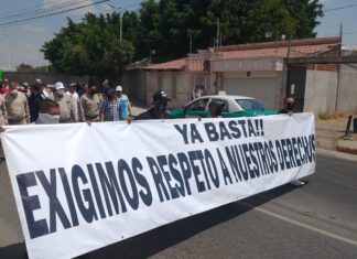 Trabajadores de Pemex marchan para exigir mejores condiciones laborales