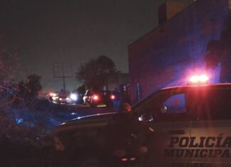 Localizan a mujer sin vida a un costado de la autopista Celaya-Querétaro