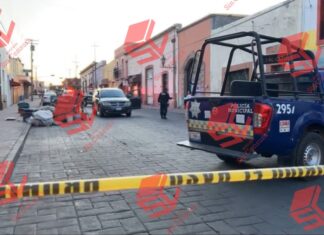 Agreden a balazos a conductor de camioneta en Salvatierra; conductor y agresor huyeron del lugar