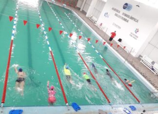 Salvaterrenses continúan ejercitandose en la alberca semiolímpica