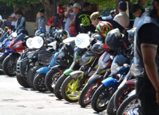 Realizan rodada en Silao para concientizar sobre el uso del casco entre motociclistas.