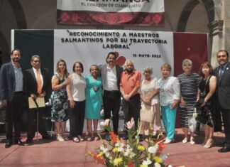 Reconoce César Prieto trayectoria y pasión en la docencia de profesoras salmantinos