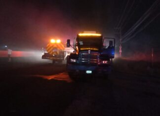 Cuantiosos daños materiales dejo un incendio de una bodega y yonke en Apaseo El Grande.