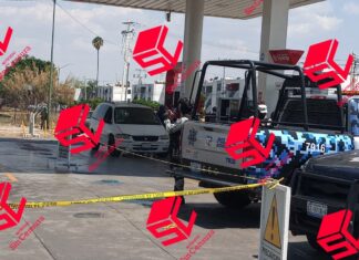 Asaltan y lesionan de bala a trabajador de gasolinera en Celaya.