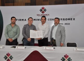 El Presidente Municipal César Prieto, firmo minuta de acuerdos con FERROMEX