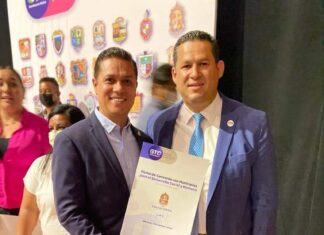 Salvatierra presente en la firma de convenio con municipios para el Desarrollo Social y Humano.
