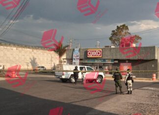 Ataque armado dejo un saldo de dos mujeres sin vida y uno mas herido al interior de un oxxo en la comunidad Rincón de Tamayo en Celaya