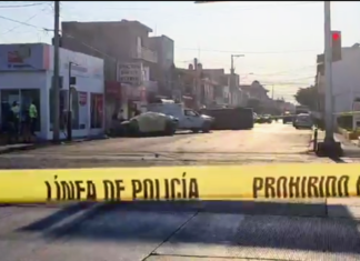 Seis personas murieron en fatal accidente en Irapuato, viajaban abordo de un taxi que fue impactado por una camioneta.