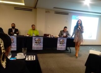 Más de 100 profesionales y profesionistas de Irapuato participaron en el foro sobre alcoholismo.