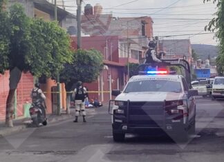 Delincuentes ejecutaron a 2 hombres tras una persecución en Moroleon.