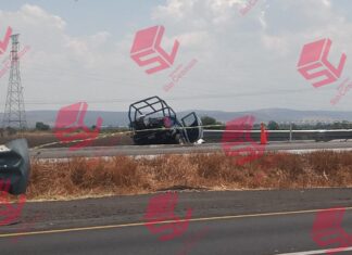 Accidente vial dejó un saldo de un elemento de la FSPE sin vida y dos más resultaron heridos en la carretera Salamanca-Irapuato