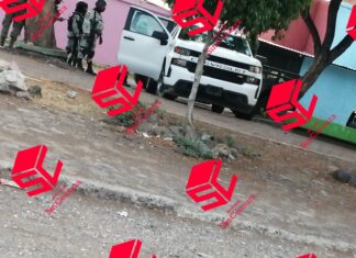 Abandonan camioneta en la colonia Latino en Celaya