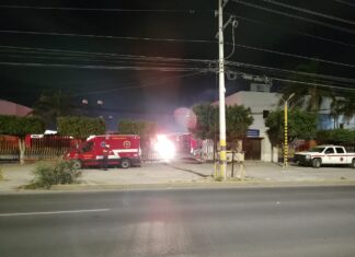 Cuantiosos daños materiales en incendio de las oficinas de Conciliación y Arbitraje en Celaya.