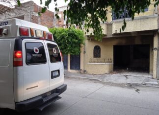 Delincuentes incendian casa en la colonia la Joyita de Uriangato.