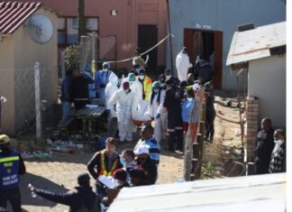 Hallan muertos a 21 jóvenes sin heridas visibles en bar de Sudáfrica