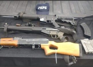 Aseguran FSPE en JuventinoRosas, tres armas largas, cartuchos útiles y cargadores, al interior una camioneta.