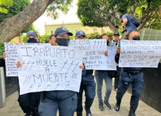 «Irapuato huele a muerte»: Policías municipales protestan por homicidios de elementos de la corporación.