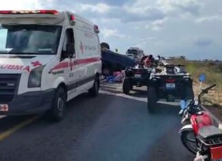 Un hombre sin vida y otro más lesionado fue el saldo que dejó un accidente vehicular en la carretera que conduce de la comunidad de Mendoza a Cárdenas