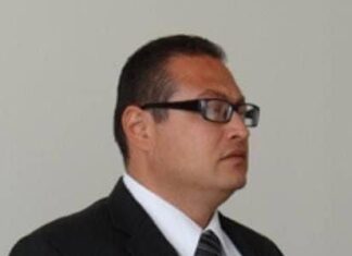 Denuncian públicamente al Comisario de Seguridad Pública de Valle de Santiago por utilizar recursos humanos y materiales en asuntos personales.