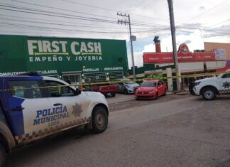 Dos hombres fueron ejecutados al interior de un vehículo en la colonia Las Joyas, la tarde de este domingo en León.