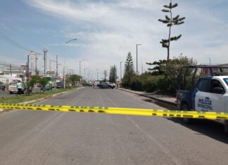 Asesinan a balazos a motociclista en la colonia 15 de Mayo en Celaya.