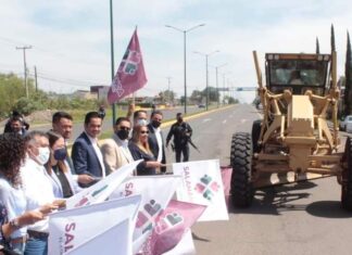Inaugura César Prieto reencarpetado en Avenida Valle de Santiago