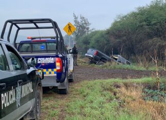 Accidente vehicular dejó un saldo de un menor sin vida y dos personas más resultaron lesionadas en Salvatierra