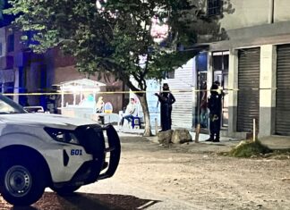 Un hombre fue asesinado a balazos al interior de una tienda en la colonia Valle de Jerez, en León.