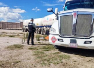 En Guanajuato, Guardia Nacional recupera tractocamión cargado con alrededor de 74 mil litros de gas LP